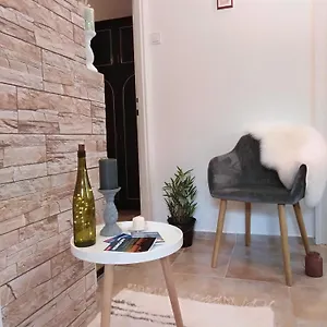 Edit Haz Apartament